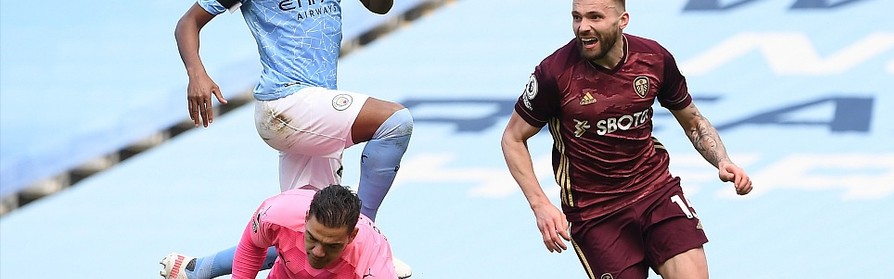  梅斯德比战万人空巷激情四射  