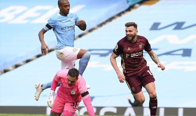  梅斯德比战万人空巷激情四射  