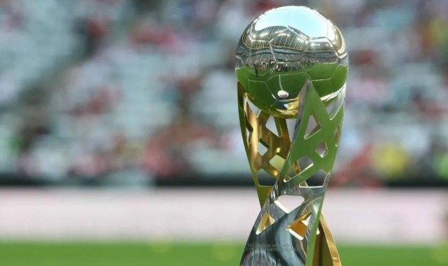  拜仁与多特巅峰对决票房创新高  