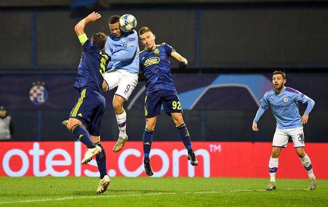  福登帽子戏法曼城客场横扫伯恩利显实力